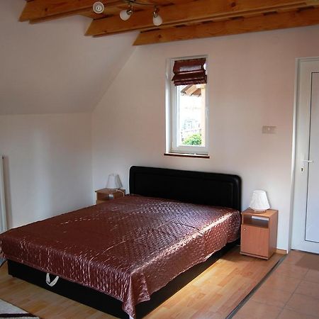 Maya Guesthouse Егер Екстериор снимка